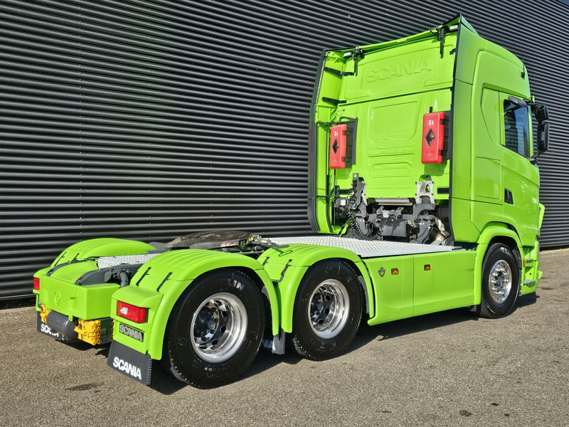 Scania S770 / 6x4 / V8 / FULL AIR / RETARDER - Tractor unit: picture 2 Scania S770 / 6x4 / V8 / FULL AIR / RETARDER - Tractor unit: picture 2