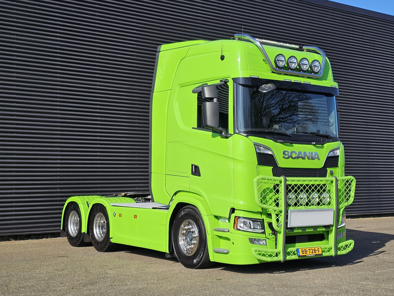 Scania S770 / 6x4 / V8 / FULL AIR / RETARDER - Tractor unit: picture 5 Scania S770 / 6x4 / V8 / FULL AIR / RETARDER - Tractor unit: picture 5