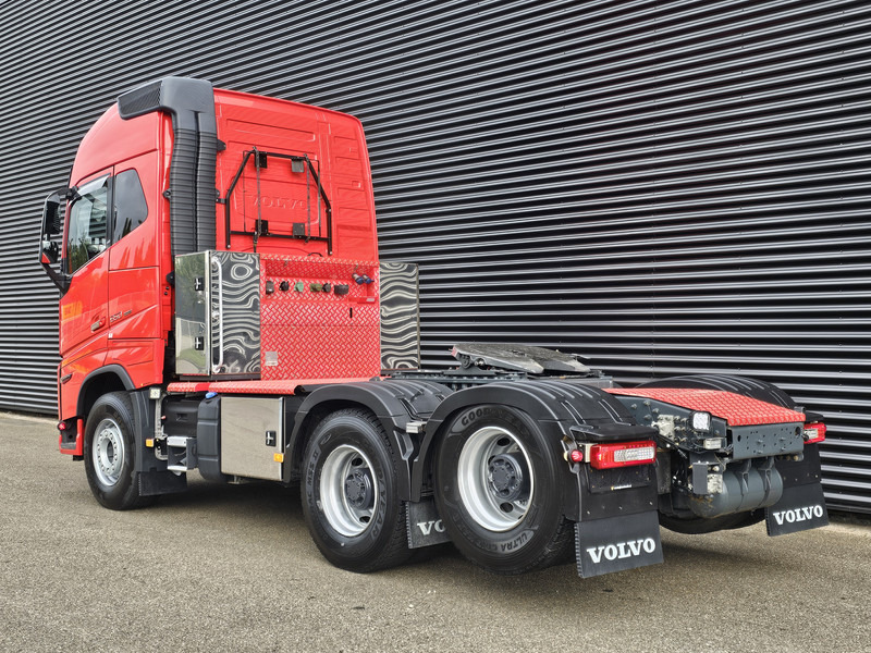 Volvo FH 16 650 / 6x4 BOOGIE / HYDRAULIC / RETARDER / DYNAMIC STEER - Truck: picture 3 Volvo FH 16 650 / 6x4 BOOGIE / HYDRAULIC / RETARDER / DYNAMIC STEER - Truck: picture 3