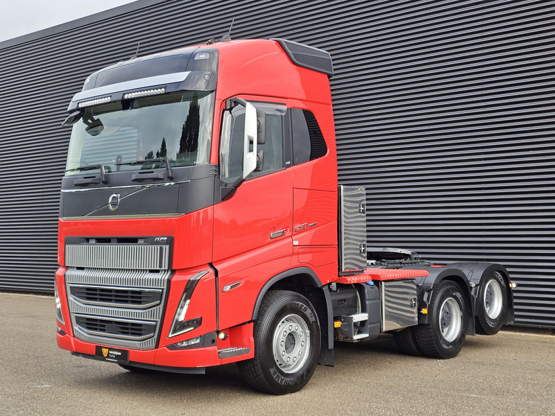 Volvo FH 16 650 / 6x4 BOOGIE / HYDRAULIC / RETARDER / DYNAMIC STEER - Truck: picture 1 Volvo FH 16 650 / 6x4 BOOGIE / HYDRAULIC / RETARDER / DYNAMIC STEER - Truck: picture 1