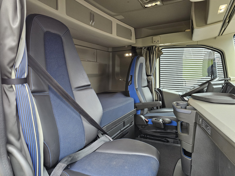 Hook lift truck Volvo FH 460 6x4 / HAAKARM / HOOKLIFT / 31 dkm!: picture 17 Hook lift truck Volvo FH 460 6x4 / HAAKARM / HOOKLIFT / 31 dkm!: picture 17