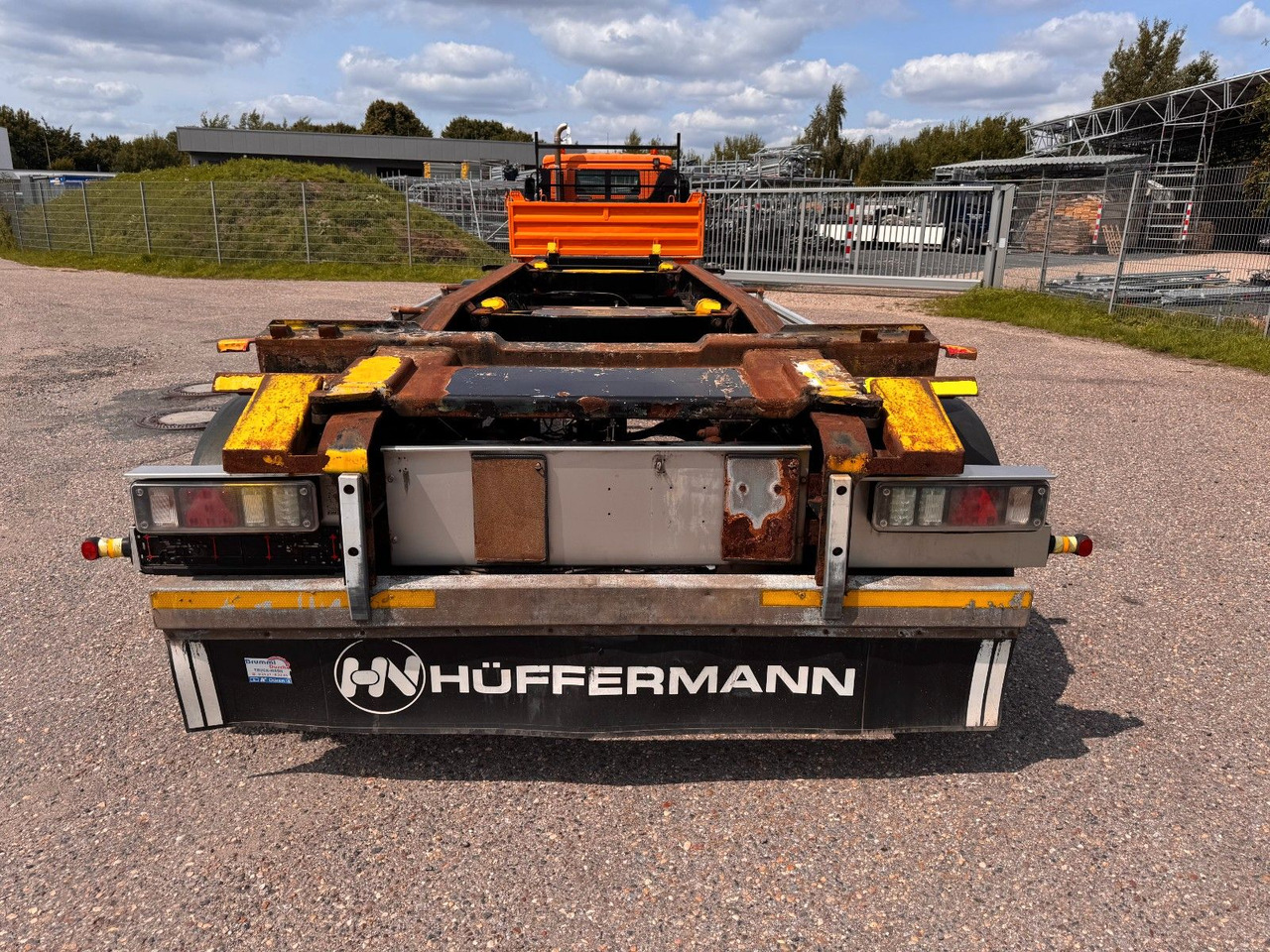 Hüffermann 2 Achs Abrollanhänger mit Schlitten - Roll-off/ Skip trailer: picture 5 Hüffermann 2 Achs Abrollanhänger mit Schlitten - Roll-off/ Skip trailer: picture 5