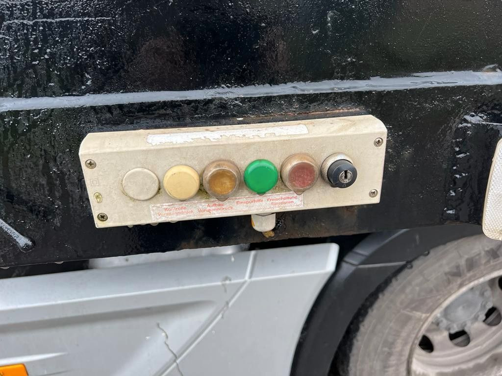 Langendorf Tiefbett mit Rampen Hydraulisch Langendorf Tiefbett mit Rampen Hydraulisch - Low loader semi-trailer: picture 5 Langendorf Tiefbett mit Rampen Hydraulisch Langendorf Tiefbett mit Rampen Hydraulisch - Low loader semi-trailer: picture 5