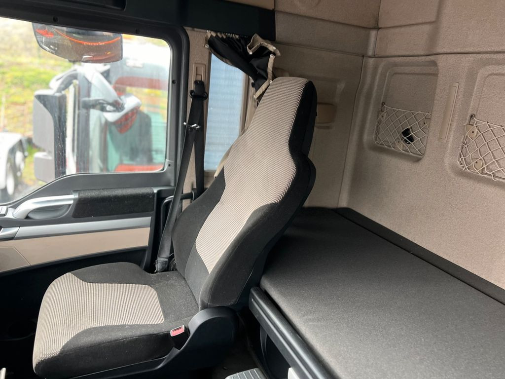 MAN 26.460 6X2 Retarder Klima Navigation guter Zust. MAN 26.460 6X2 Retarder Klima Navigation guter Zust. - Hook lift truck: picture 5 MAN 26.460 6X2 Retarder Klima Navigation guter Zust. MAN 26.460 6X2 Retarder Klima Navigation guter Zust. - Hook lift truck: picture 5