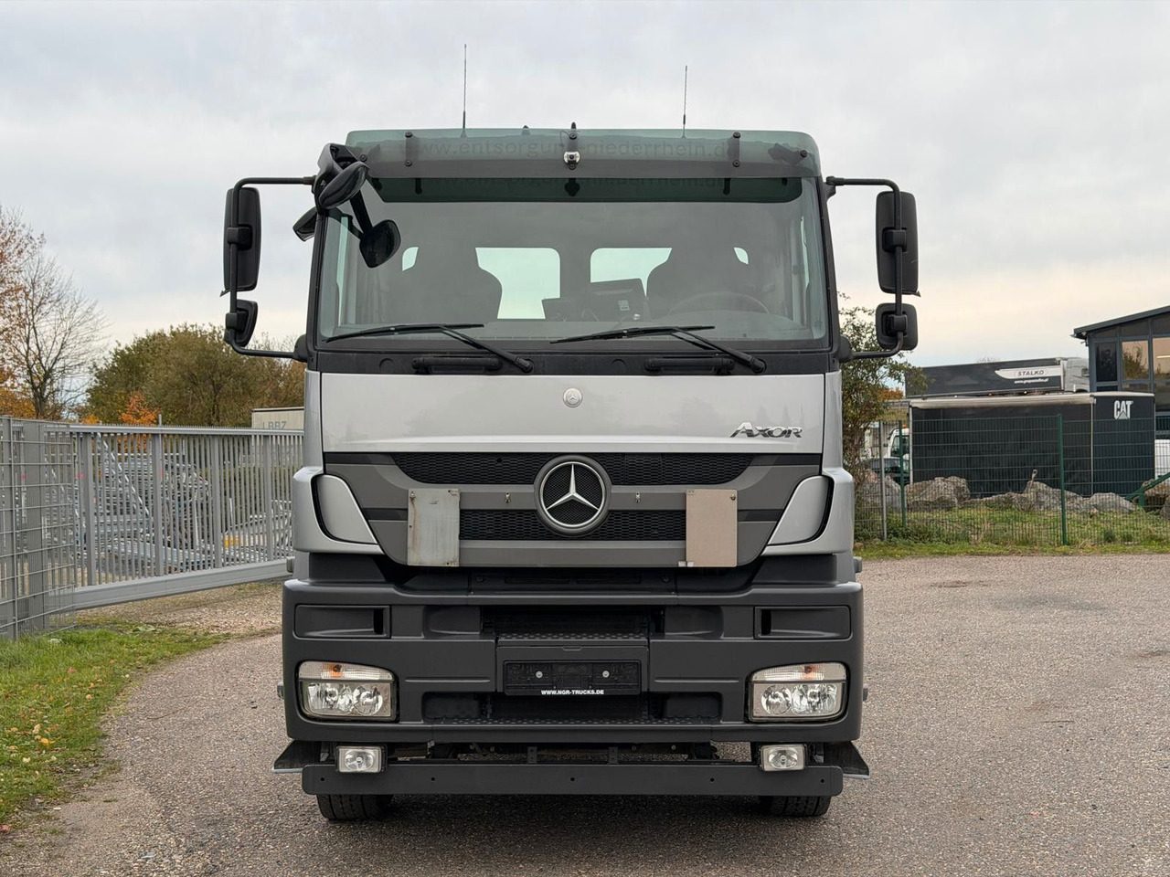 Mercedes-Benz 2540 L 6x2 Palfinger T20 mit hydr. Containerverr - Hook lift truck: picture 5 Mercedes-Benz 2540 L 6x2 Palfinger T20 mit hydr. Containerverr - Hook lift truck: picture 5