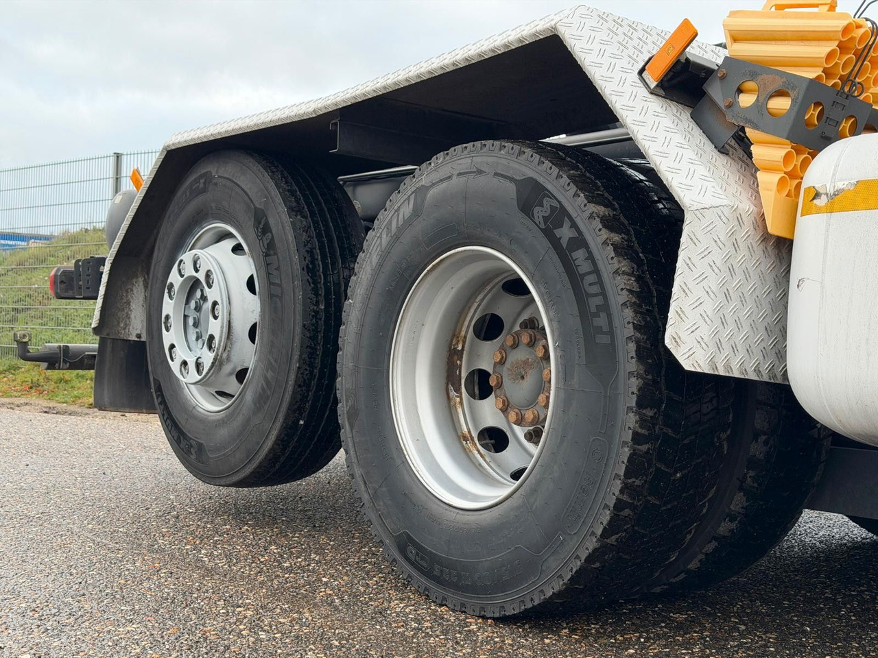 Mercedes-Benz 2558 6x2 Meiller RK 20.65 | Retarder | Klima - Hook lift truck: picture 5 Mercedes-Benz 2558 6x2 Meiller RK 20.65 | Retarder | Klima - Hook lift truck: picture 5