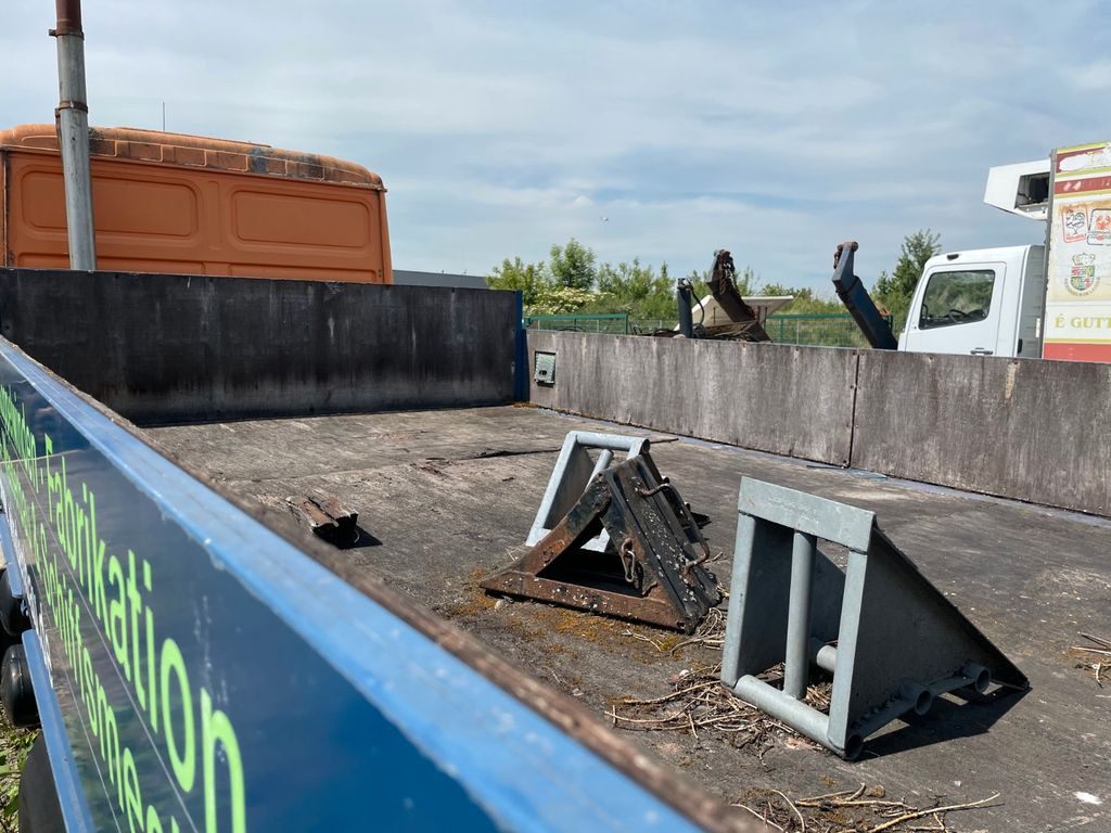 Pritsche lose mit Kransockel Pritsche lose mit Kransockel - Dropside/ Flatbed truck: picture 5 Pritsche lose mit Kransockel Pritsche lose mit Kransockel - Dropside/ Flatbed truck: picture 5