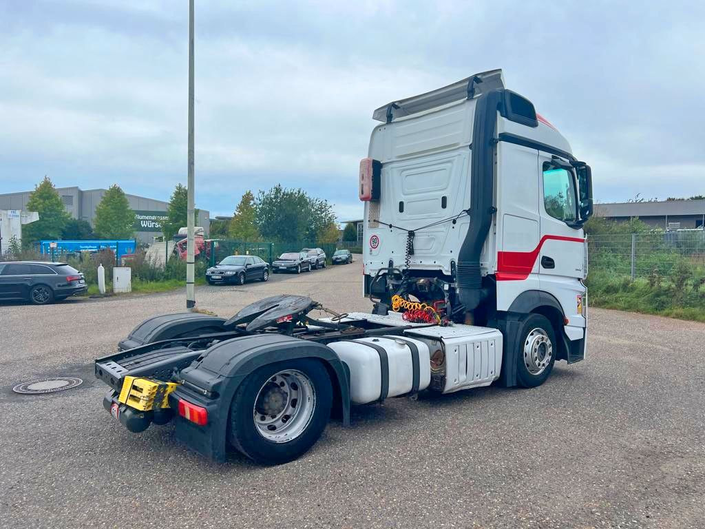 Mercedes-Benz 1842 4X2 mit Höhenverstellbarer Sattelkuppung Mercedes-Benz 1842 4X2 mit Höhenverstellbarer Sattelkuppung - Tractor unit: picture 2 Mercedes-Benz 1842 4X2 mit Höhenverstellbarer Sattelkuppung Mercedes-Benz 1842 4X2 mit Höhenverstellbarer Sattelkuppung - Tractor unit: picture 2