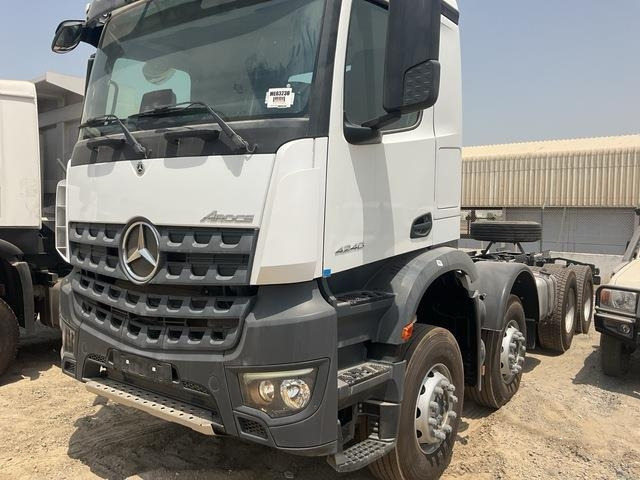 Cab chassis truck Mercedes-Benz Arocs 4240: picture 8