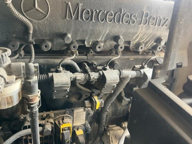 Cab chassis truck Mercedes-Benz Arocs 4240: picture 23