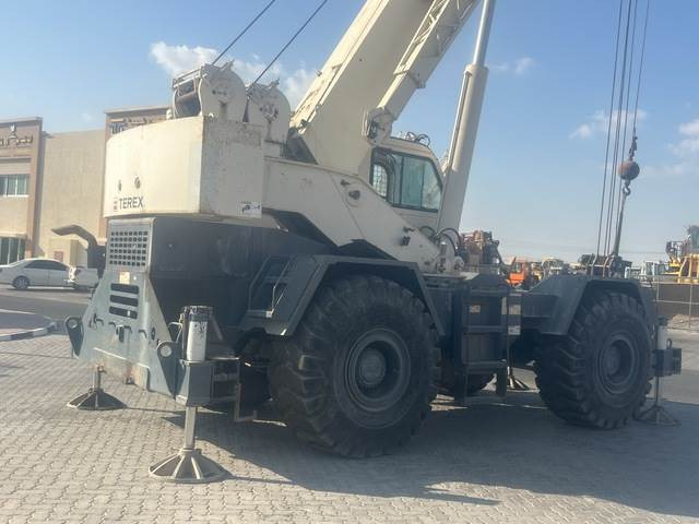 Rough terrain crane Terex RT555: picture 20