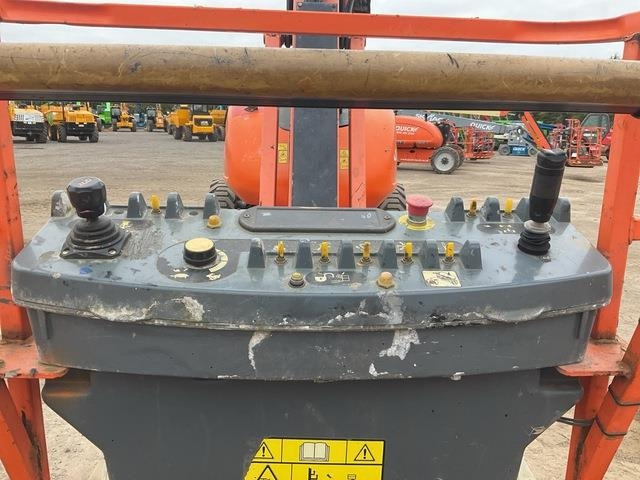 Articulated boom JLG 600AJ: picture 9