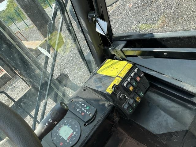 Rough terrain forklift Manitou M30-4: picture 13