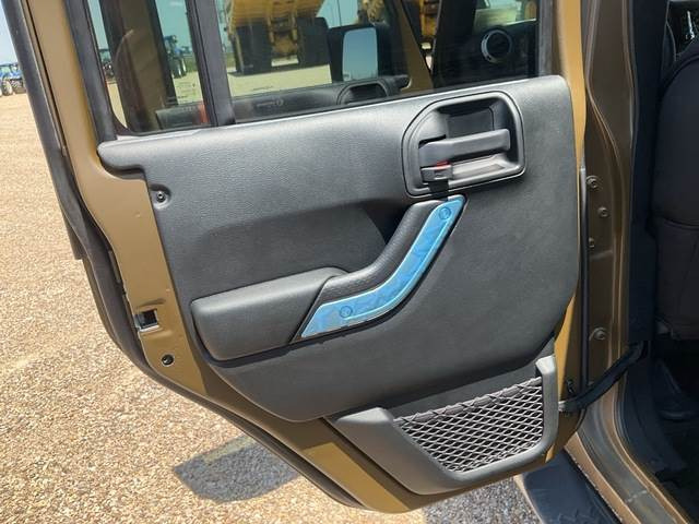 Car Jeep Wrangler JK Command: picture 12