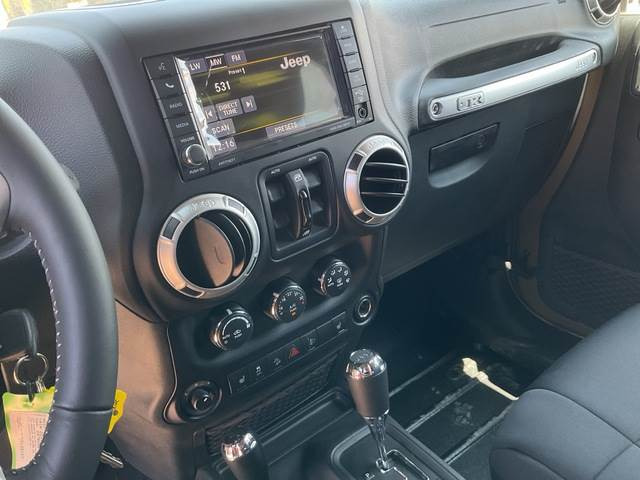 Car Jeep Wrangler JK Command: picture 21