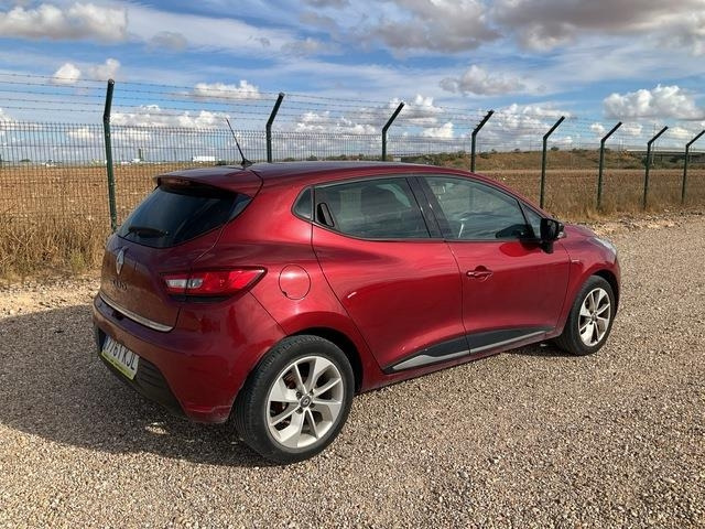 Renault Clio - Car: picture 3 Renault Clio - Car: picture 3