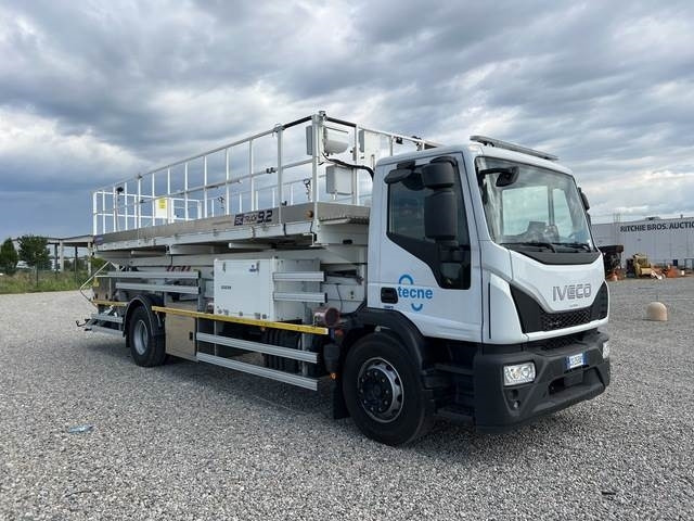 Iveco Eurocargo 180E25 - Truck mounted aerial platform, Scissor lift: picture 4 Iveco Eurocargo 180E25 - Truck mounted aerial platform, Scissor lift: picture 4