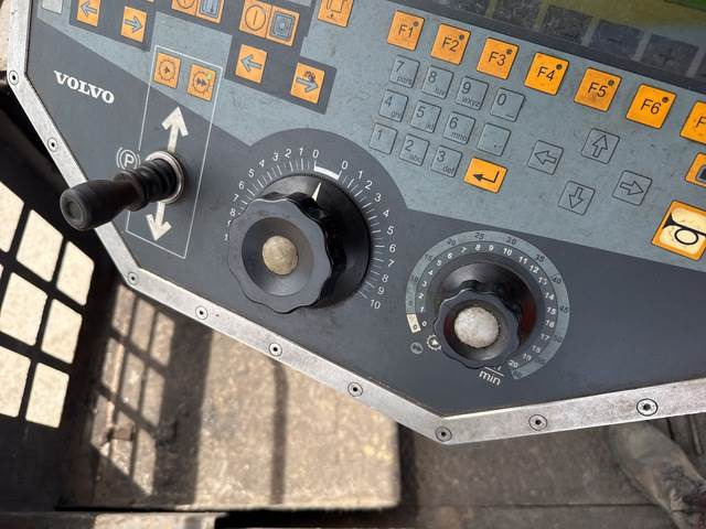 Asphalt paver ABG Titan 8820: picture 22