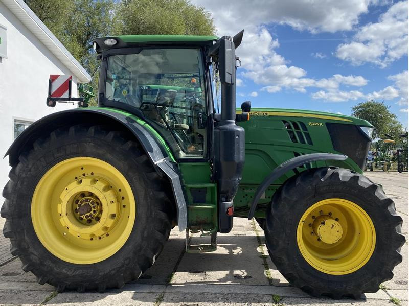 John Deere 6215R AutoPowr - Farm tractor: picture 5 John Deere 6215R AutoPowr - Farm tractor: picture 5