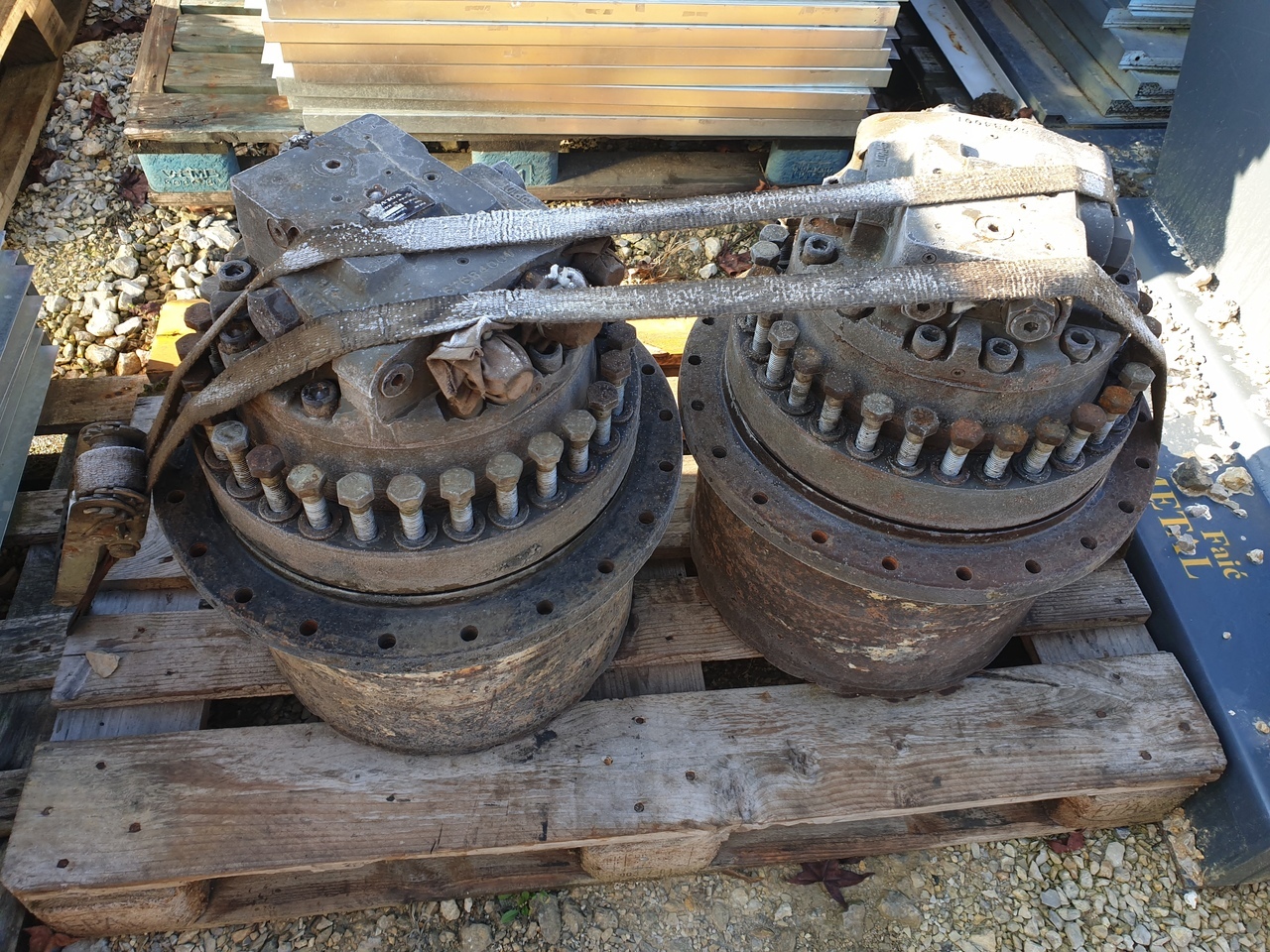 Volvo EC210C   14528930 - Final drive for Excavator: picture 1 Volvo EC210C   14528930 - Final drive for Excavator: picture 1