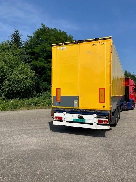 Closed box trailer KRONE SD Dryliner: picture 13