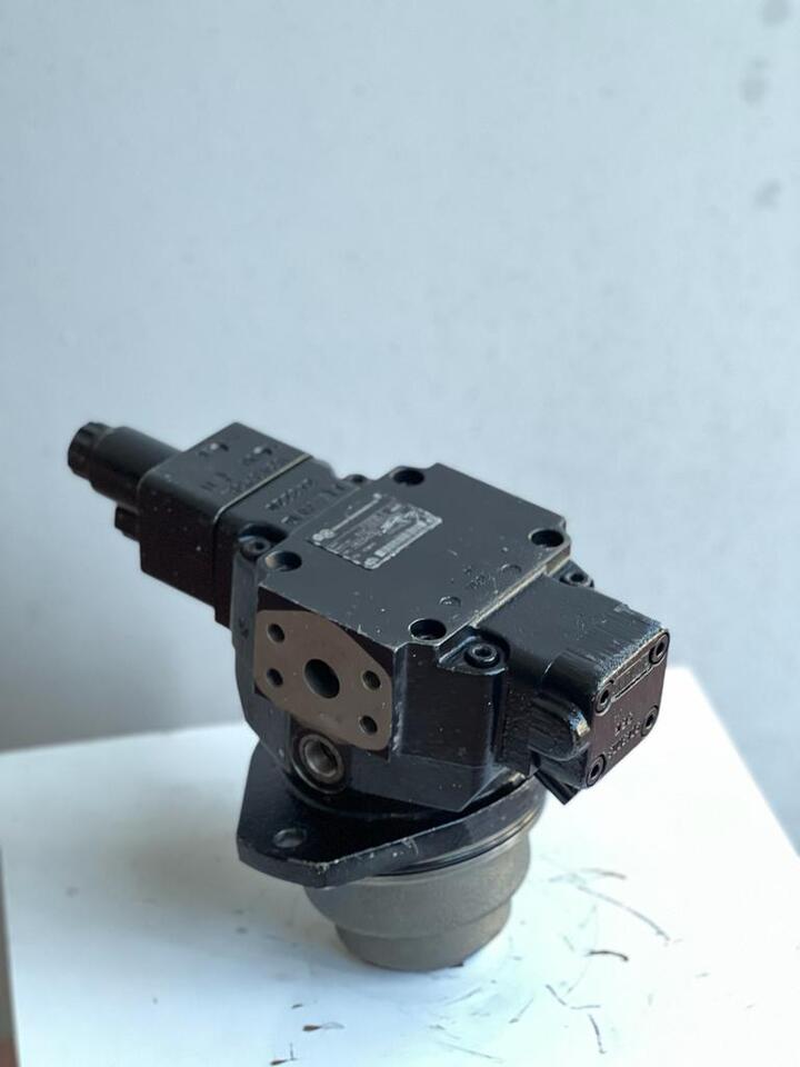 Kässbohrer Geländefahrzeug AG 8.047.232.000.0 - Hydraulic motor for Construction machinery: picture 2 Kässbohrer Geländefahrzeug AG 8.047.232.000.0 - Hydraulic motor for Construction machinery: picture 2