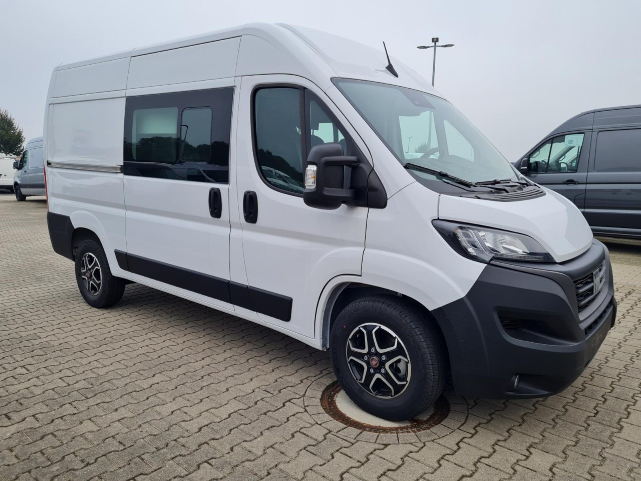 Fiat Ducato 35 Kasten Doka 7-Sitze 2x Schiebetür Maxi L2H2 - Panel van, Combi van: picture 4 Fiat Ducato 35 Kasten Doka 7-Sitze 2x Schiebetür Maxi L2H2 - Panel van, Combi van: picture 4