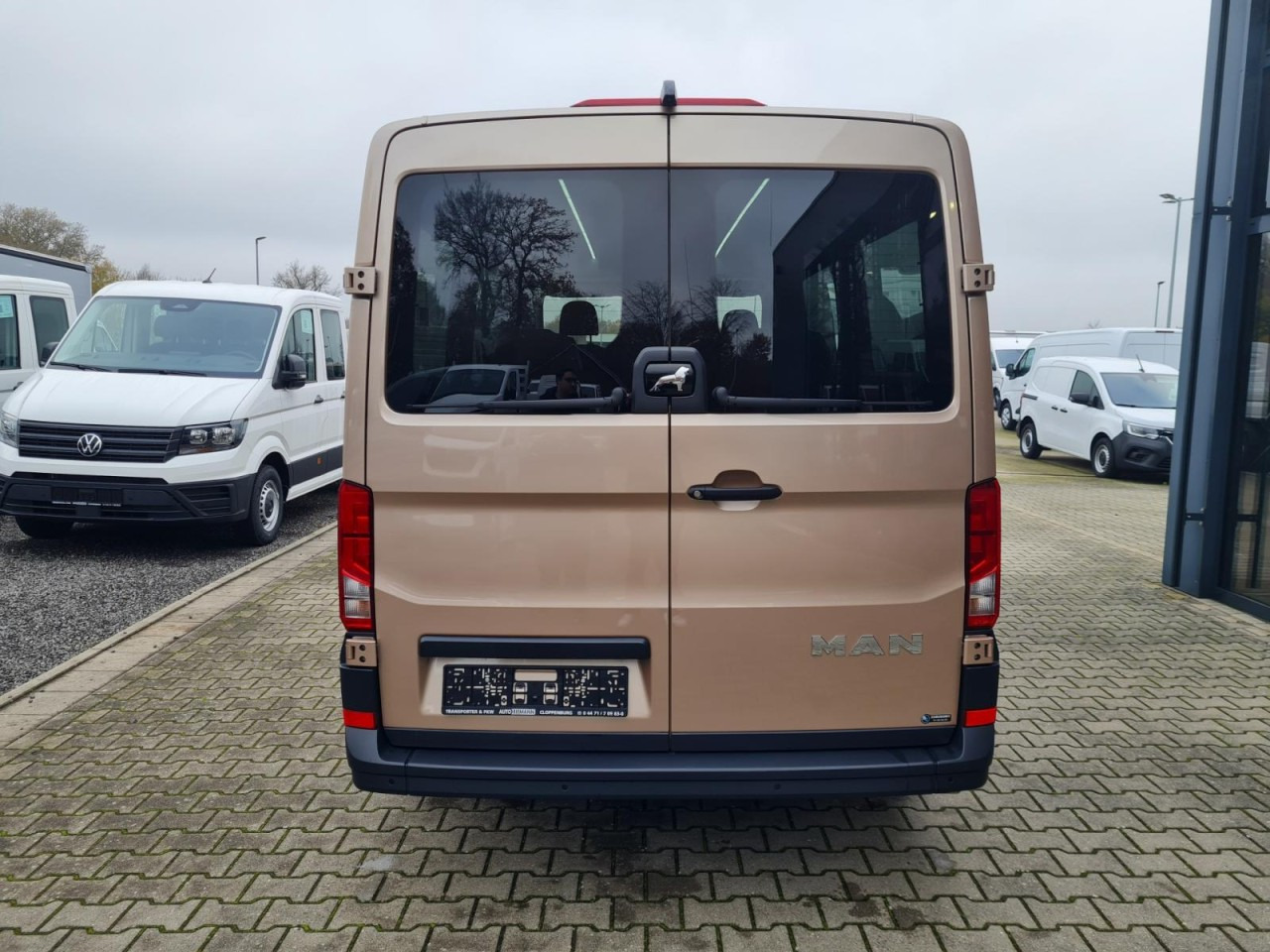 Man TGE 3.180 TDi Kombi 9 Sitze ALU KAMERA LED LEDER Sonderumbau - Minibus, Passenger van: picture 5 Man TGE 3.180 TDi Kombi 9 Sitze ALU KAMERA LED LEDER Sonderumbau - Minibus, Passenger van: picture 5