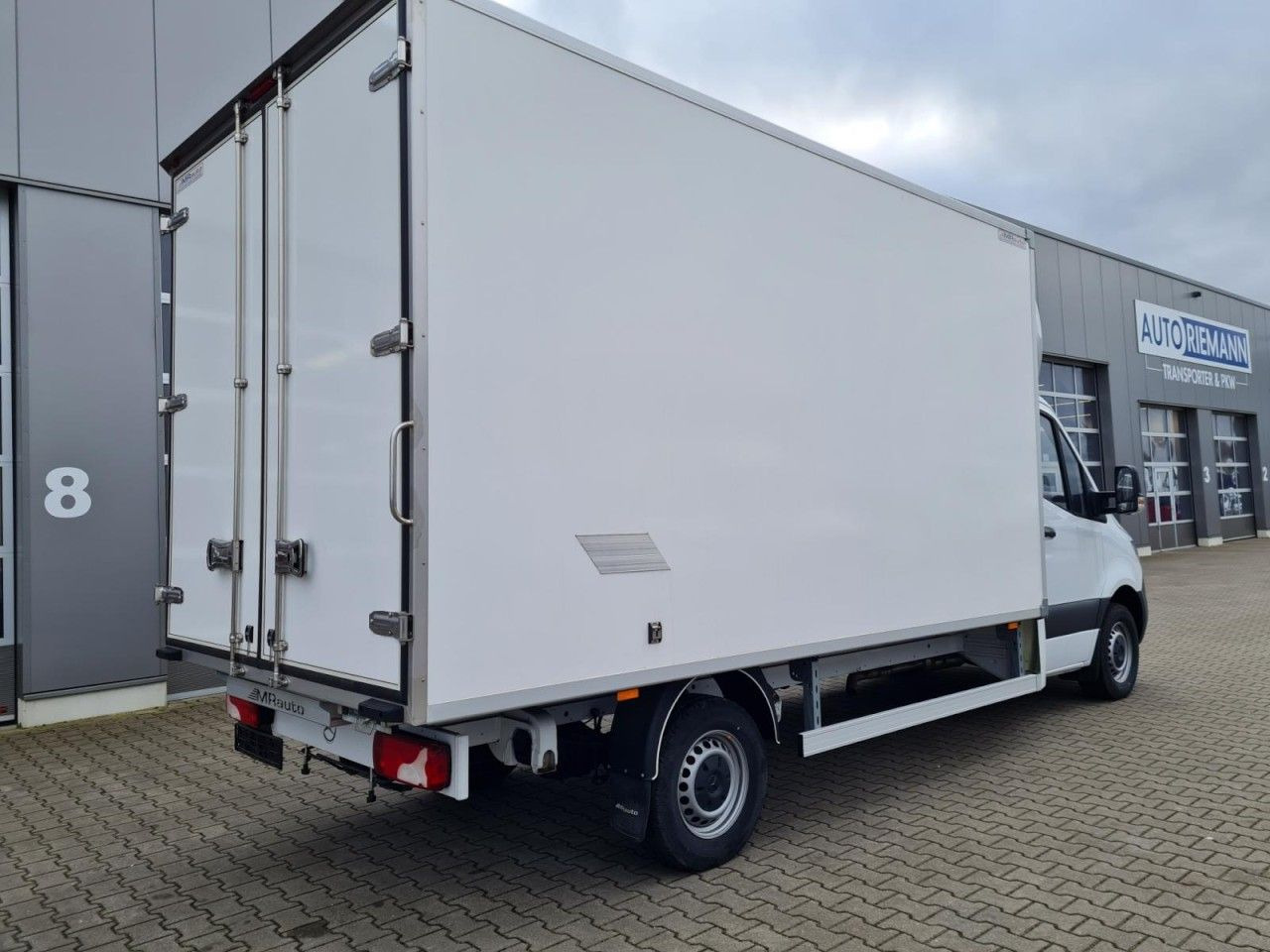Mercedes-Benz Sprinter 315 CDi Koffer lang MBux, Klima - Box van: picture 4 Mercedes-Benz Sprinter 315 CDi Koffer lang MBux, Klima - Box van: picture 4