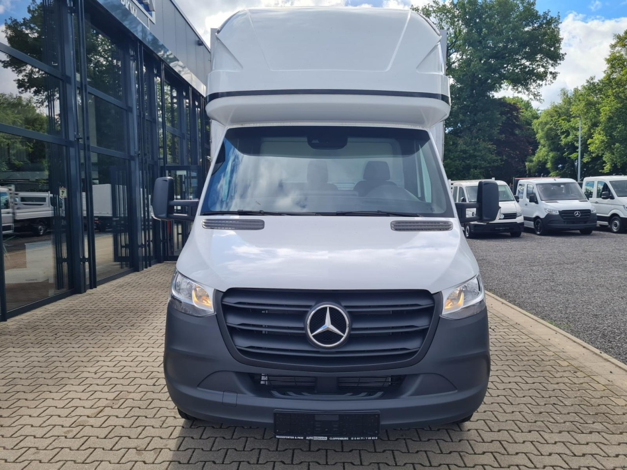 Mercedes-Benz Sprinter 317 Pritsche Plane Schlafkab RWD 10 Pal - Curtain side van: picture 2 Mercedes-Benz Sprinter 317 Pritsche Plane Schlafkab RWD 10 Pal - Curtain side van: picture 2