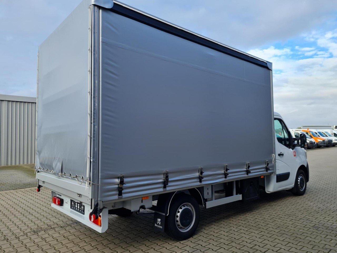 Renault Master 3,5t Pritsche Schiebe Plane ERGO KLIMA TEMPO - Curtain side van: picture 2 Renault Master 3,5t Pritsche Schiebe Plane ERGO KLIMA TEMPO - Curtain side van: picture 2