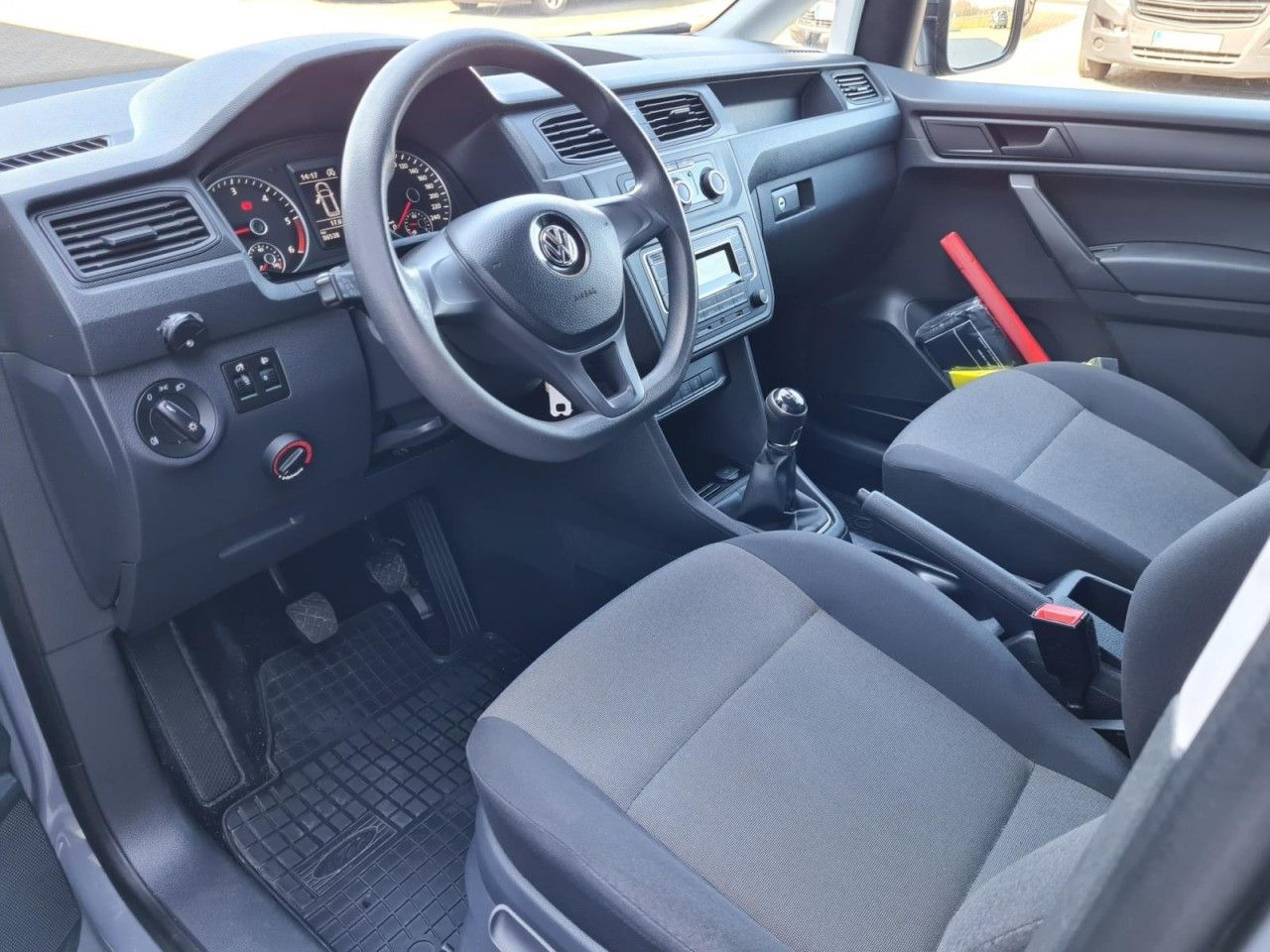 Station wagon Volkswagen Caddy 4Motion TDi Kombi 5-Sitze TEMPO STHZ REGAL: picture 9