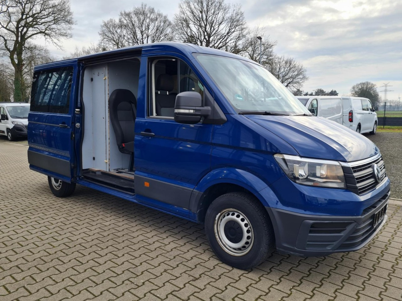 Volkswagen Crafter 35 Kasten Plus Doka mixto NAVI AHK 6 Sitzer - Panel van, Combi van: picture 4 Volkswagen Crafter 35 Kasten Plus Doka mixto NAVI AHK 6 Sitzer - Panel van, Combi van: picture 4