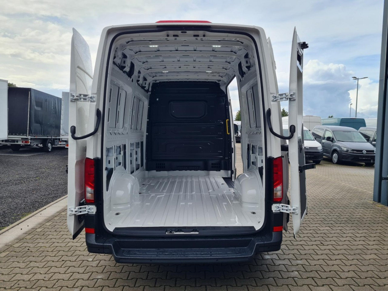 Volkswagen Crafter 35 Kasten TDI MR L3H3 KLIMA PDC TEMPOMAT - Panel van: picture 5 Volkswagen Crafter 35 Kasten TDI MR L3H3 KLIMA PDC TEMPOMAT - Panel van: picture 5