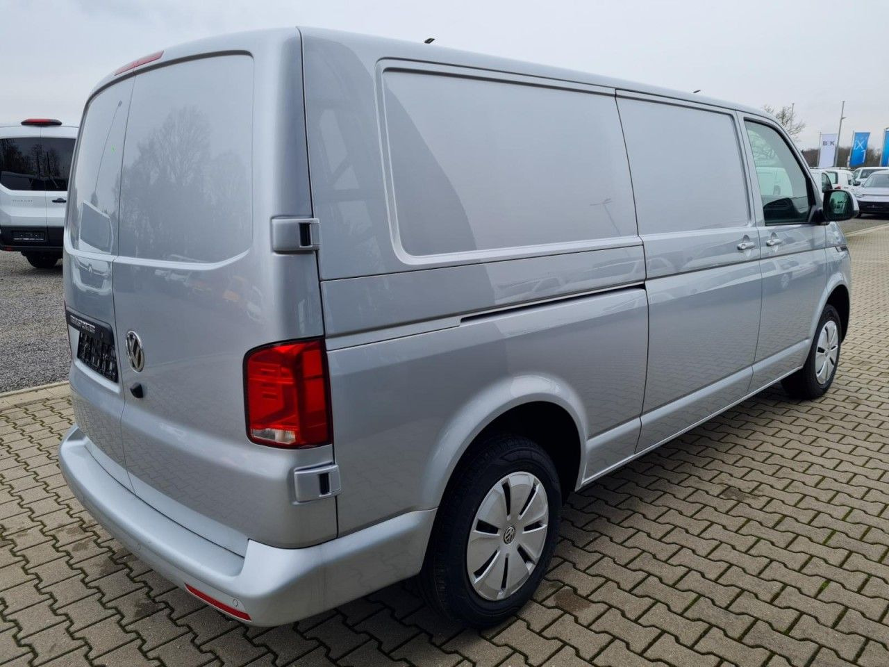 Volkswagen T6.1 Kasten TDI lang DSG LED KAMERA TEMPOMAT - Small van: picture 4 Volkswagen T6.1 Kasten TDI lang DSG LED KAMERA TEMPOMAT - Small van: picture 4