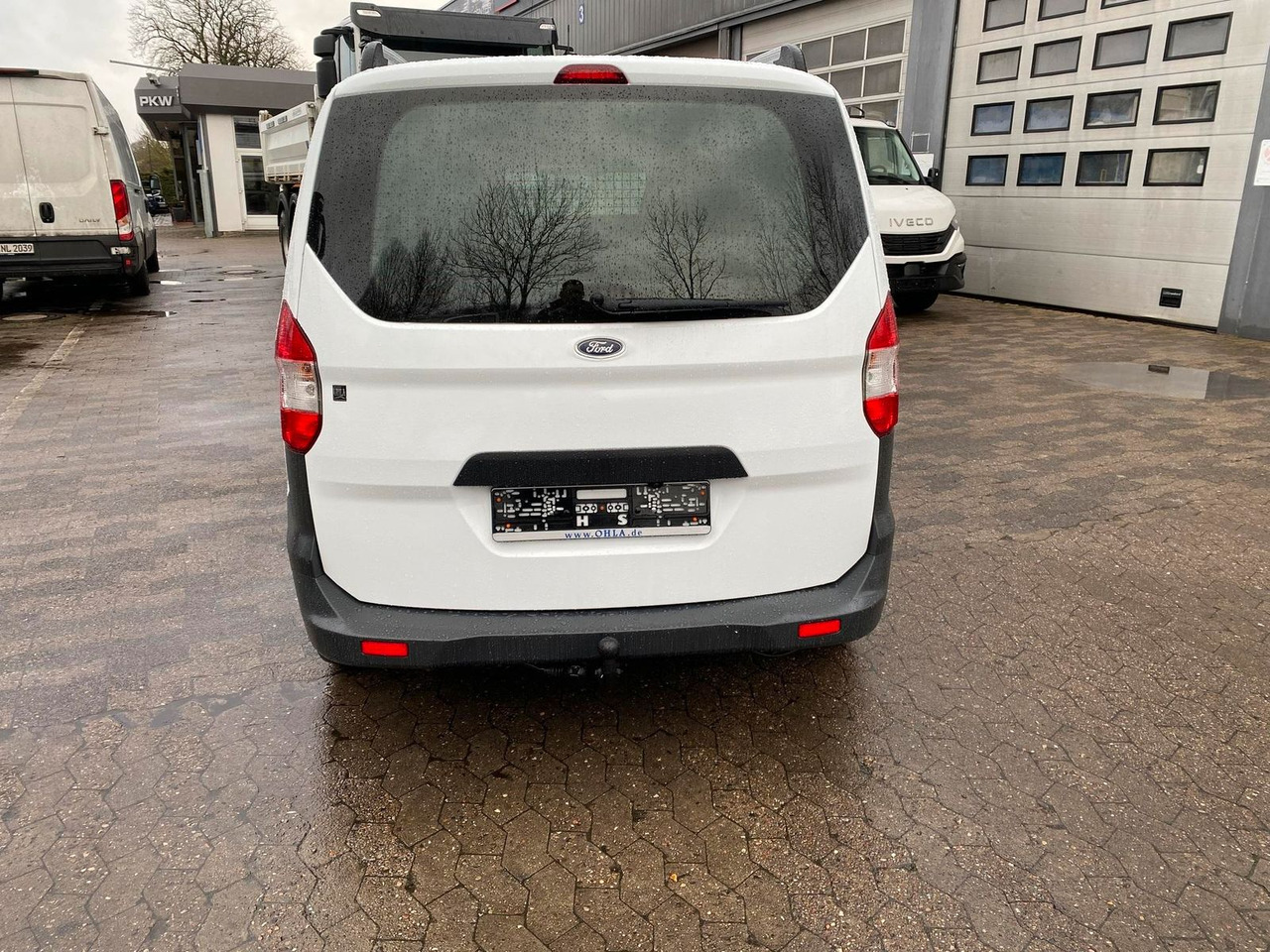 Ford Transit Courier 1.0 Trend Klima, AHK, RFK - Passenger van: picture 4 Ford Transit Courier 1.0 Trend Klima, AHK, RFK - Passenger van: picture 4