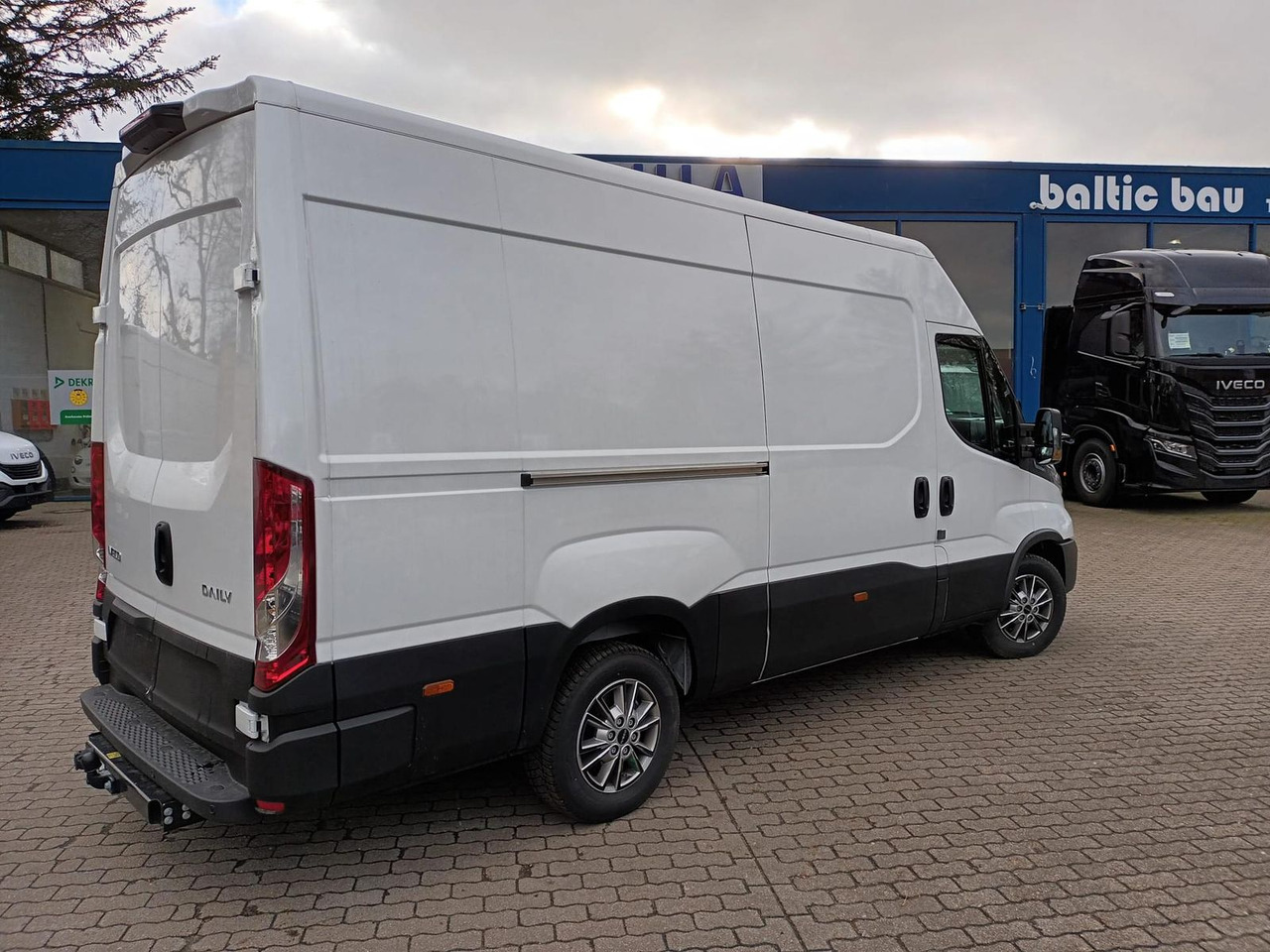 Iveco 35S16A8V AHK, ACC, LED-SCHEINWERFER ab 0% - Panel van: picture 3 Iveco 35S16A8V AHK, ACC, LED-SCHEINWERFER ab 0% - Panel van: picture 3