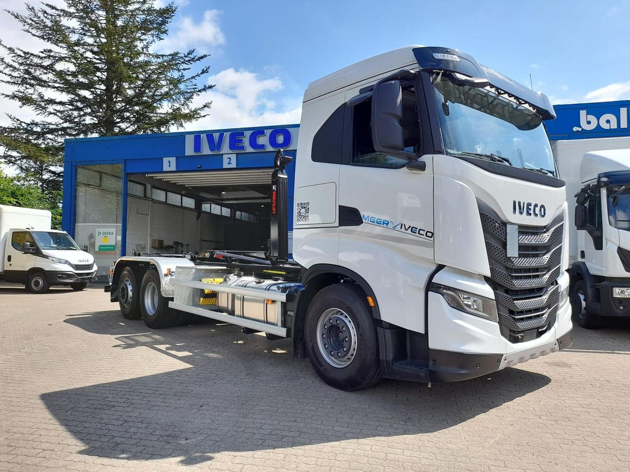 Tipper Iveco AD280X46Y/PS ON HIAB 490PS Lenk-Lift: picture 10
