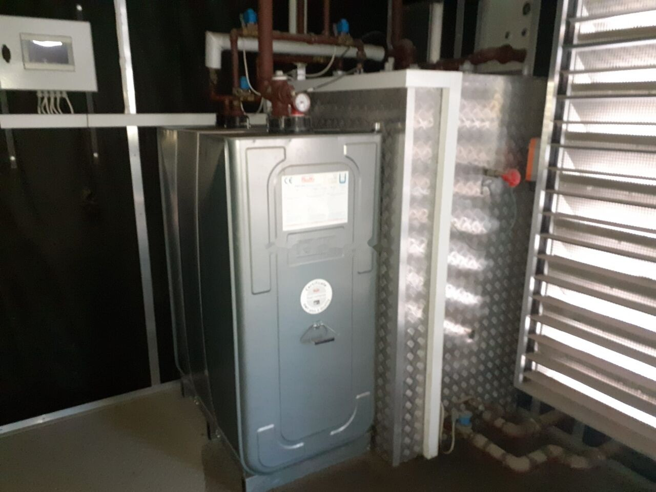 Stamford Generator Nowy1300 KW 1650 KVA STAMFORD CUMMINS - Generator set: picture 4 Stamford Generator Nowy1300 KW 1650 KVA STAMFORD CUMMINS - Generator set: picture 4