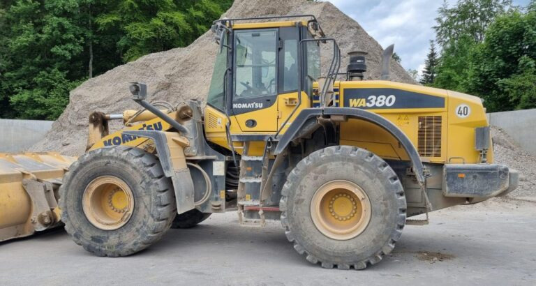 Komatsu WA380 – wheel loader / Radlader - Loader: picture 1 Komatsu WA380 – wheel loader / Radlader - Loader: picture 1