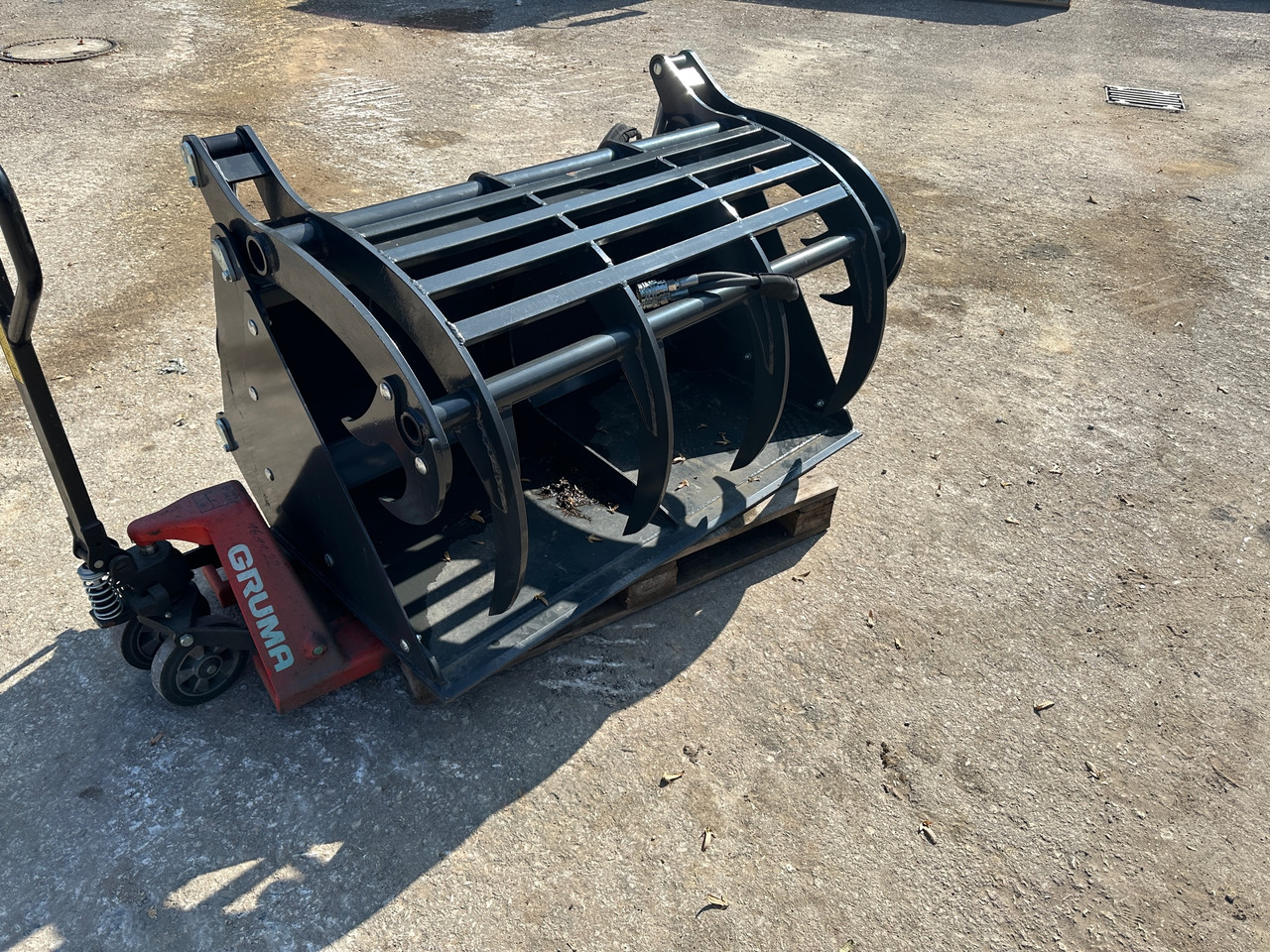 Greiferschaufel mit Niederhalter 140 cm - Grapple: picture 1 Greiferschaufel mit Niederhalter 140 cm - Grapple: picture 1