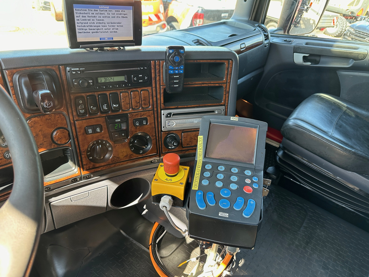 Hook lift truck Scania R580 Abrollkipper V8 Mit Küpper Weisser Enteisungsgerät 45m: picture 15