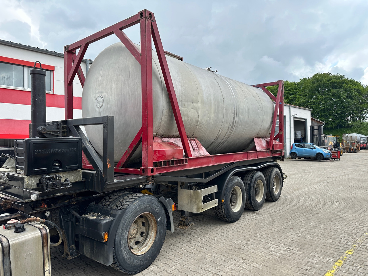 Schmidt CKSA 10/22-20 20 ft Containerkippchassis mit Lebensmitteltank - Tipper semi-trailer: picture 4 Schmidt CKSA 10/22-20 20 ft Containerkippchassis mit Lebensmitteltank - Tipper semi-trailer: picture 4