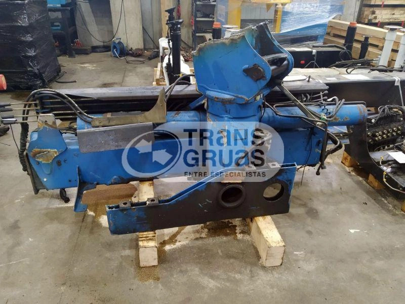 Grúa PK 17000 solo para recambios - Hook lift/ Skip loader system: picture 2 Grúa PK 17000 solo para recambios - Hook lift/ Skip loader system: picture 2