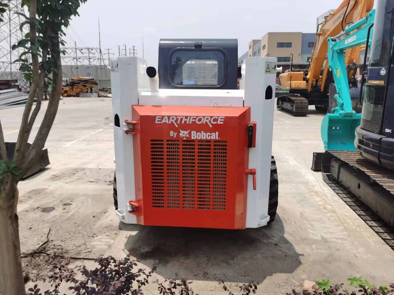 Bobcat S130 - Skid steer loader: picture 3 Bobcat S130 - Skid steer loader: picture 3