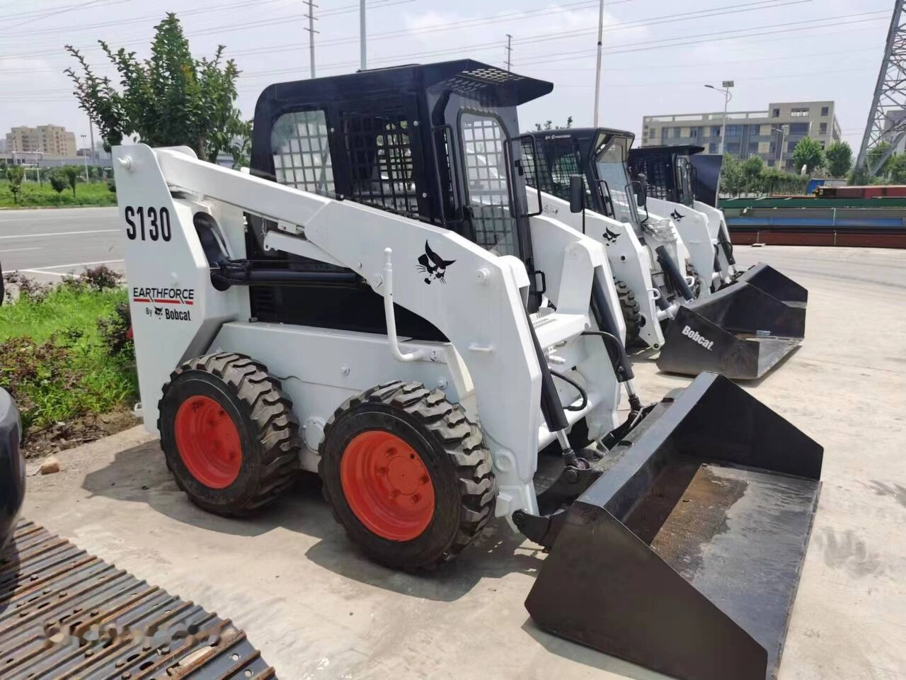 Bobcat S130 - Skid steer loader: picture 4 Bobcat S130 - Skid steer loader: picture 4