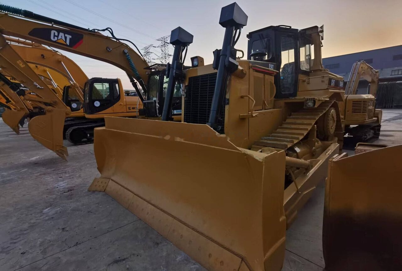 CAT D6H - Bulldozer: picture 1 CAT D6H - Bulldozer: picture 1