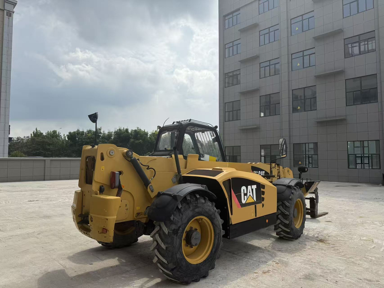 CATERPILLAR TH414 - Diesel forklift: picture 5 CATERPILLAR TH414 - Diesel forklift: picture 5