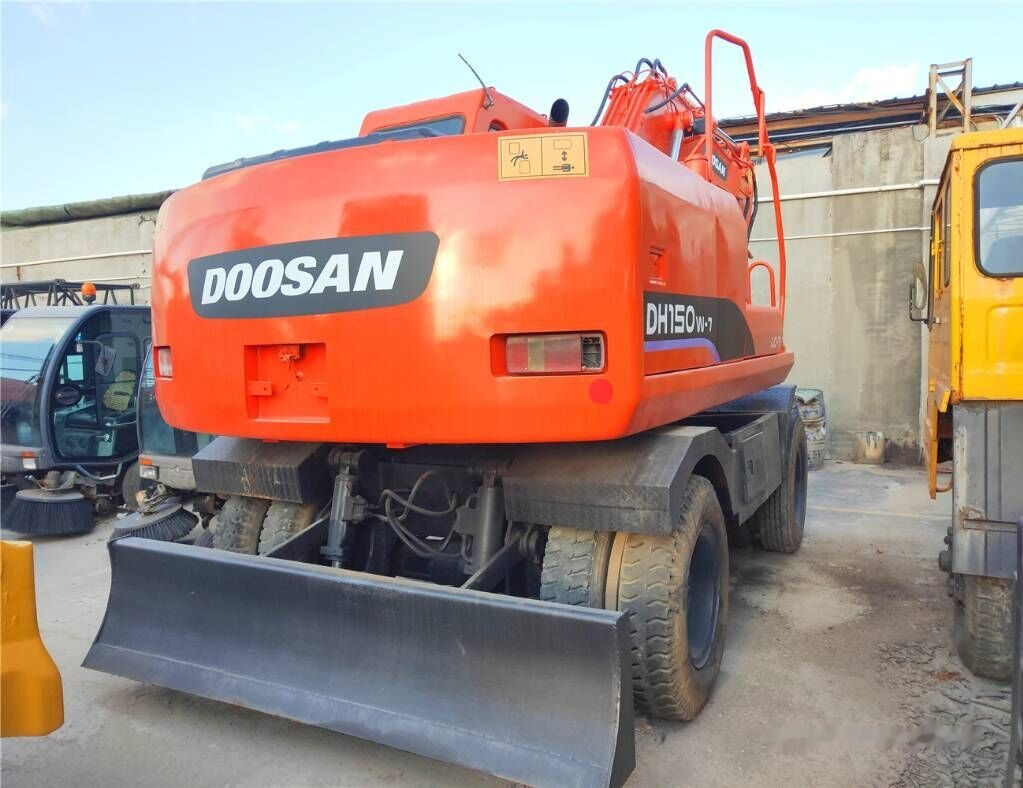 Doosan DH 150 W-7 - Wheel excavator: picture 2 Doosan DH 150 W-7 - Wheel excavator: picture 2