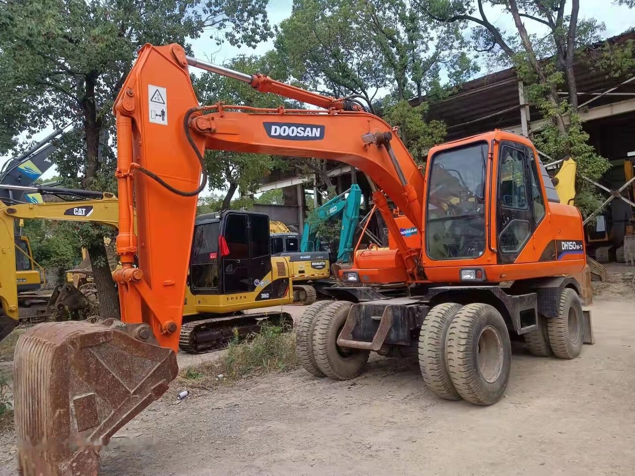 Doosan DH150W - Wheel excavator: picture 2 Doosan DH150W - Wheel excavator: picture 2
